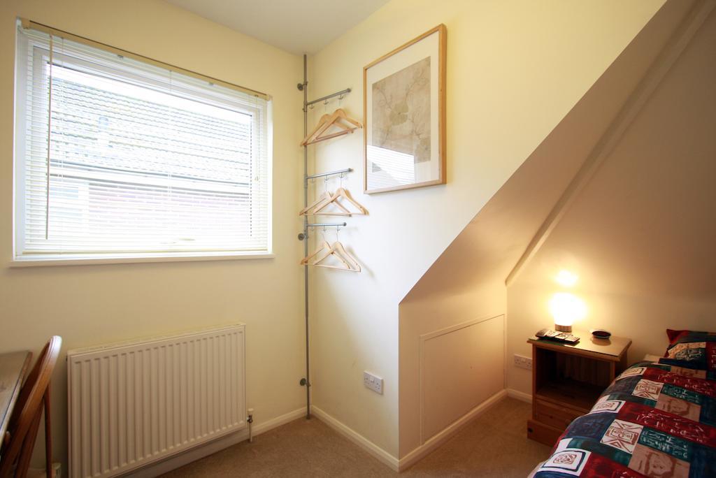 Abacus Bed And Breakfast, Blackwater, Hampshire Camberley Kültér fotó