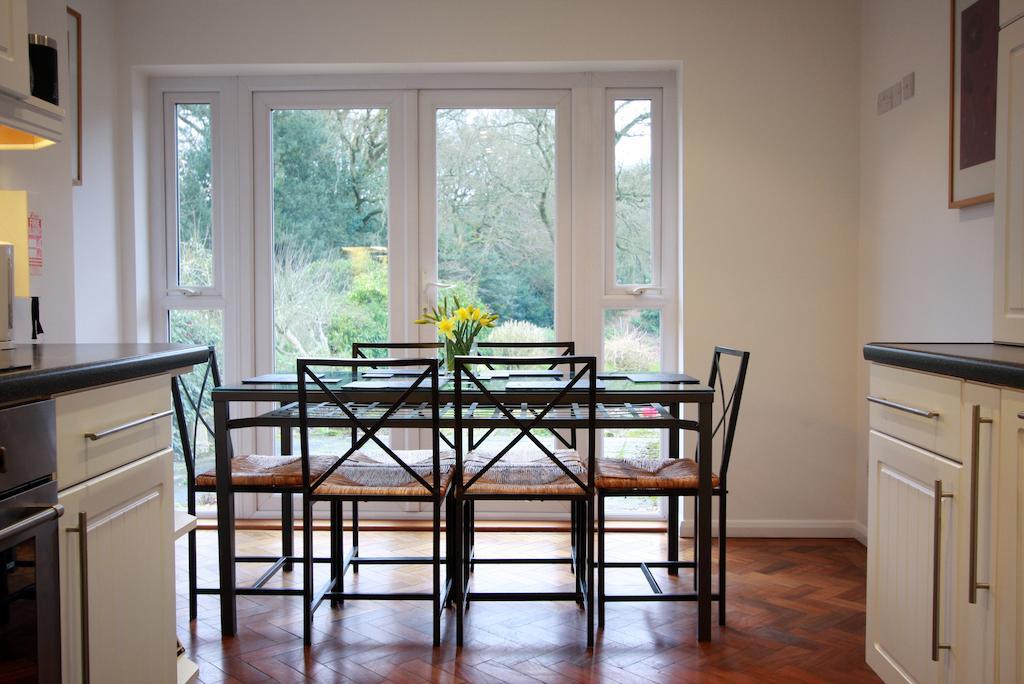 Abacus Bed And Breakfast, Blackwater, Hampshire Camberley Kültér fotó
