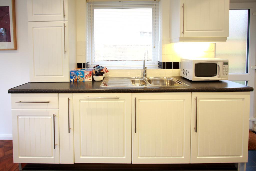 Abacus Bed And Breakfast, Blackwater, Hampshire Camberley Kültér fotó