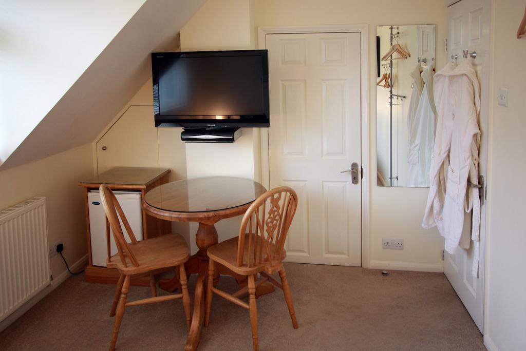 Abacus Bed And Breakfast, Blackwater, Hampshire Camberley Szoba fotó