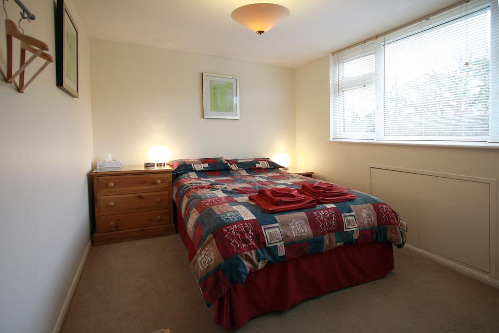 Abacus Bed And Breakfast, Blackwater, Hampshire Camberley Szoba fotó